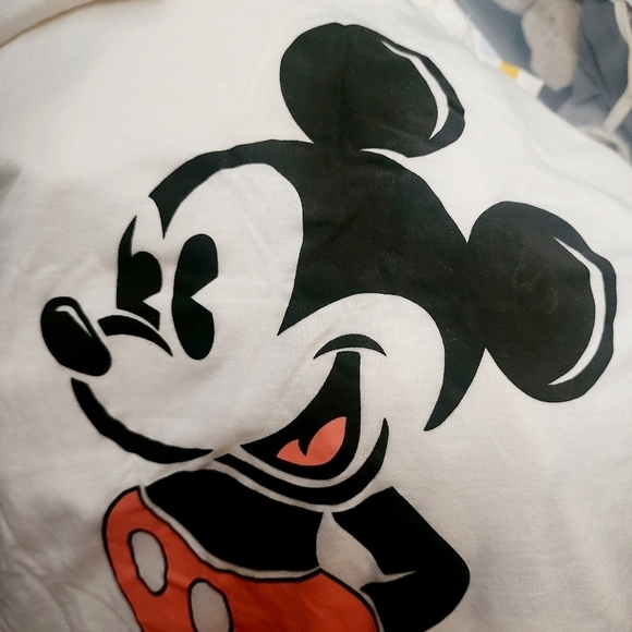 Disney Mickey Mouse "no bad days" Soft Graphic T-shirt Size Medium M Casual EUC - Picture 3 of 7